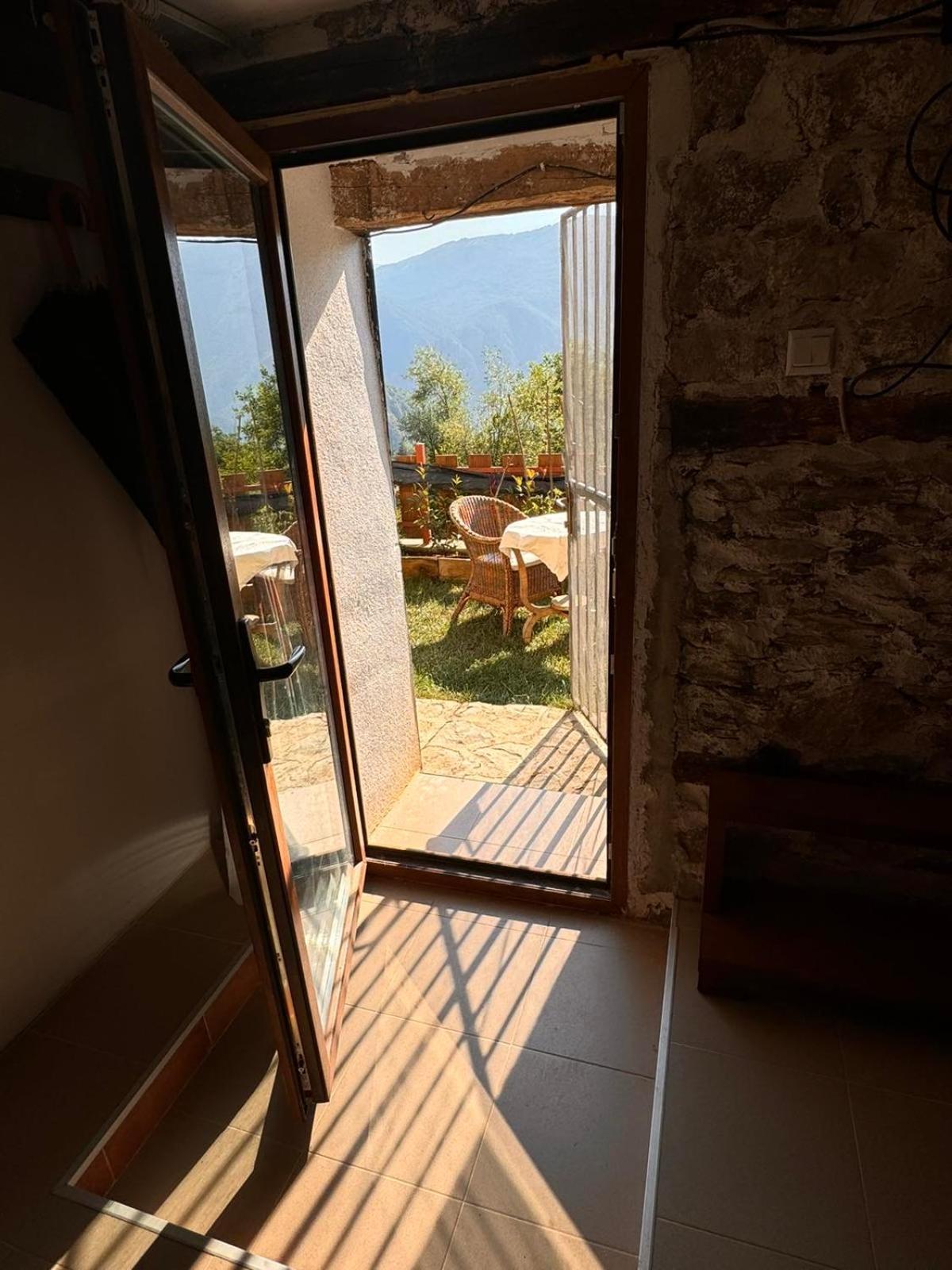 Cottage Modrich ستروغا المظهر الخارجي الصورة